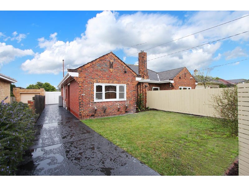 303a Koornang Road, Carnegie VIC 3163