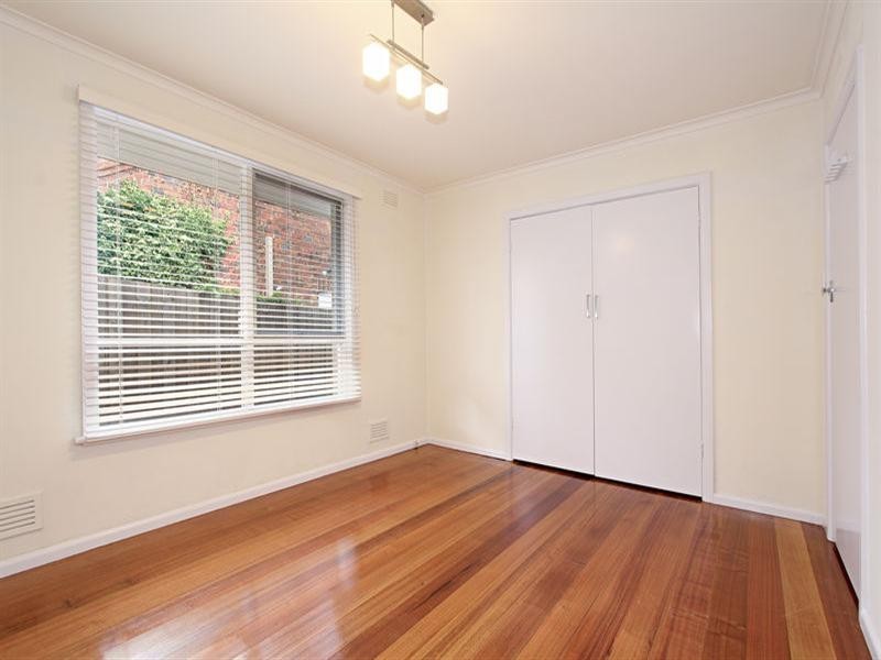 8 Nepean Street, Glen Iris VIC 3146