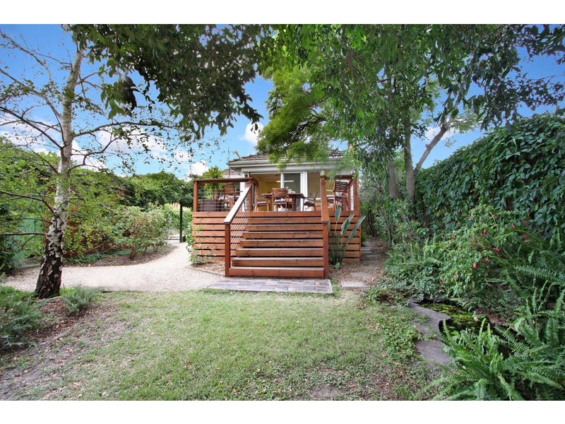 8 Coling Avenue, Carnegie VIC 3163