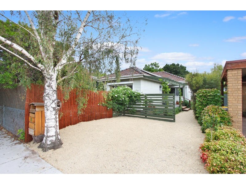 8 Coling Avenue, Carnegie VIC 3163