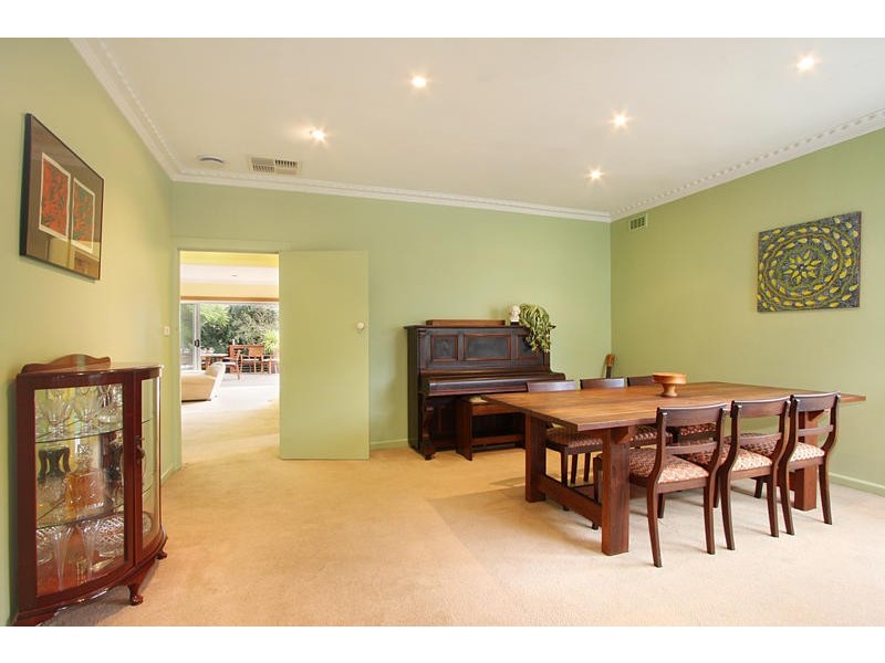 8 Coling Avenue, Carnegie VIC 3163