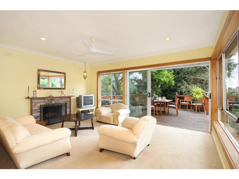 8 Coling Avenue, Carnegie VIC 3163