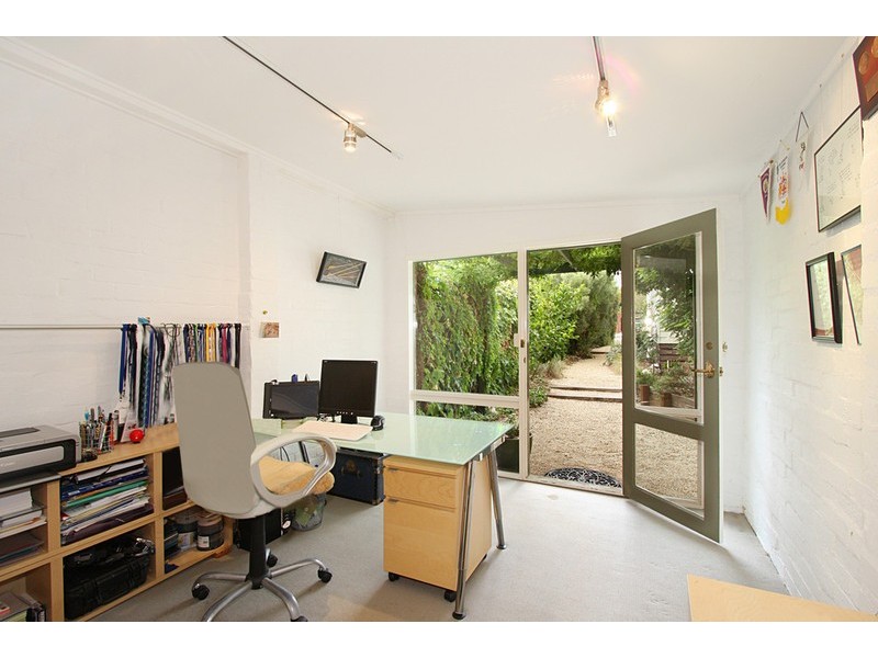 8 Coling Avenue, Carnegie VIC 3163