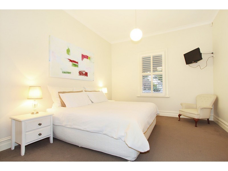 18 Mile End Road, Carnegie VIC 3163