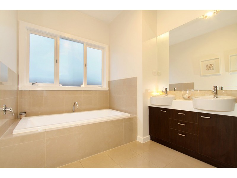 18 Mile End Road, Carnegie VIC 3163