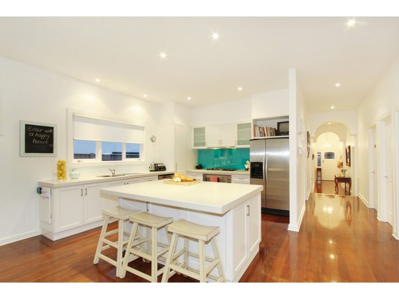 18 Mile End Road, Carnegie VIC 3163