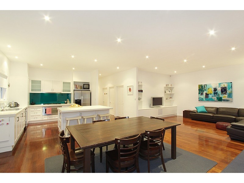 18 Mile End Road, Carnegie VIC 3163