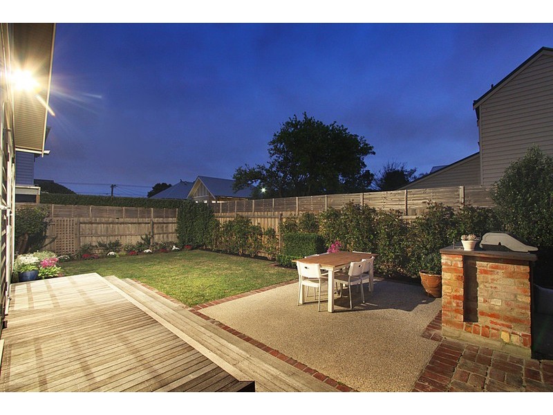 18 Mile End Road, Carnegie VIC 3163