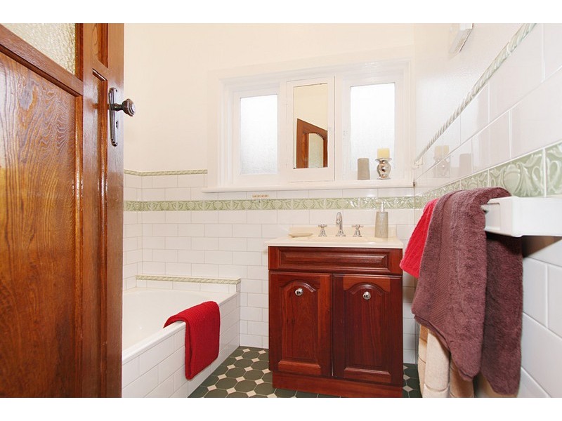 303a Koornang Road, Carnegie VIC 3163