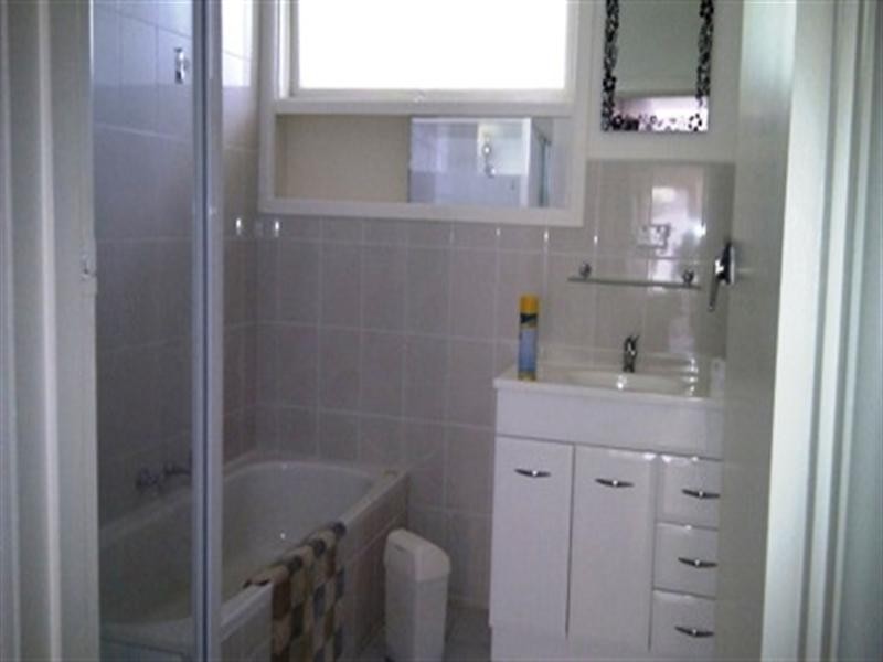 2/56 Blackburn Road, Doncaster East VIC 3109