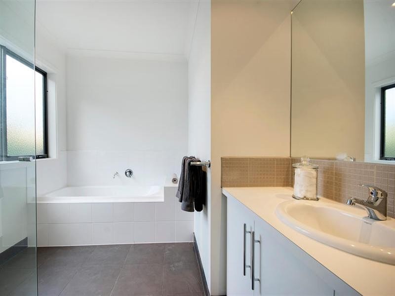 2/4 Royal Terrace, Highett VIC 3190