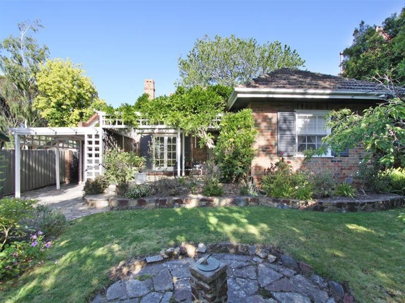 10 Poath Road, Hughesdale VIC 3166