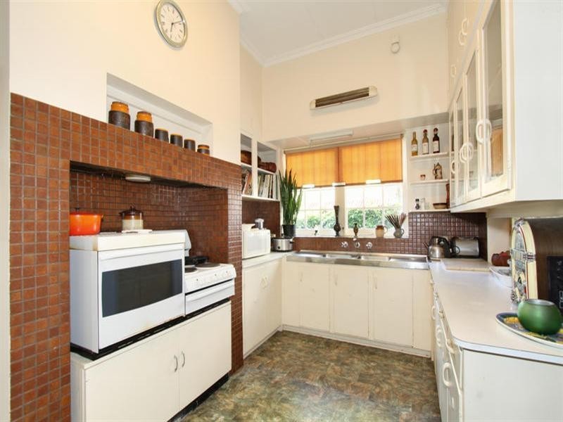 10 Poath Road, Hughesdale VIC 3166