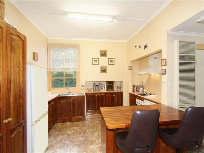 4 Brine Street, Hughesdale VIC 3166