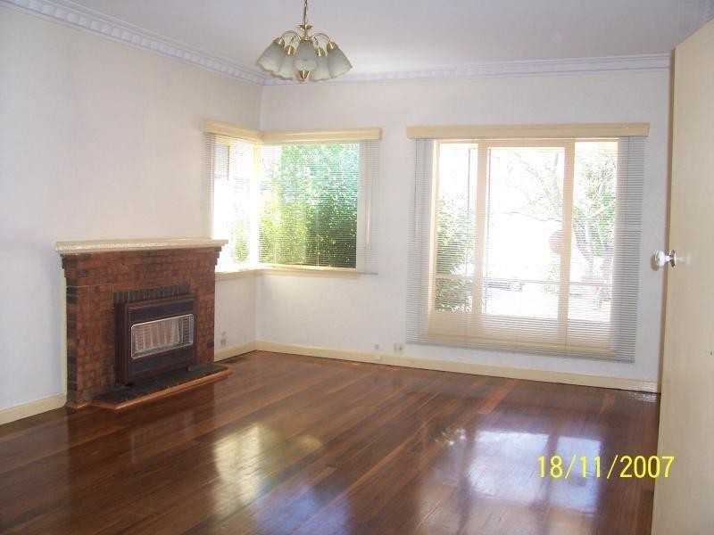 4 Ivanhoe Grove, Malvern East VIC 3145