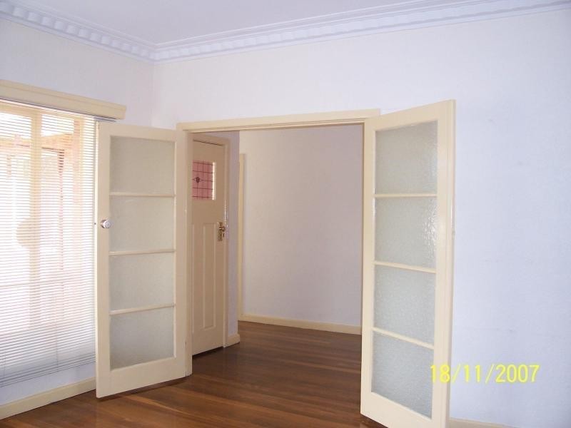 4 Ivanhoe Grove, Malvern East VIC 3145