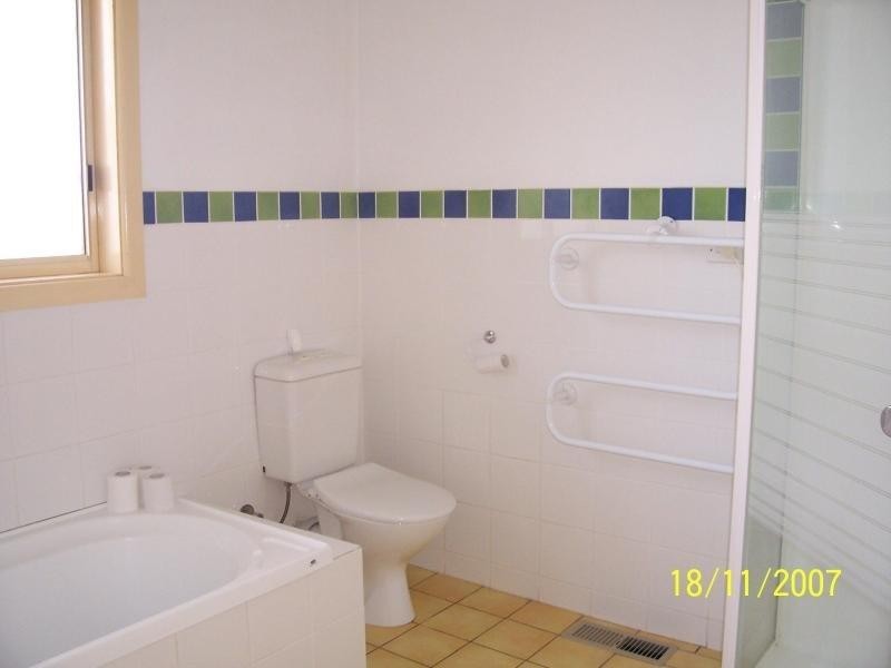 4 Ivanhoe Grove, Malvern East VIC 3145