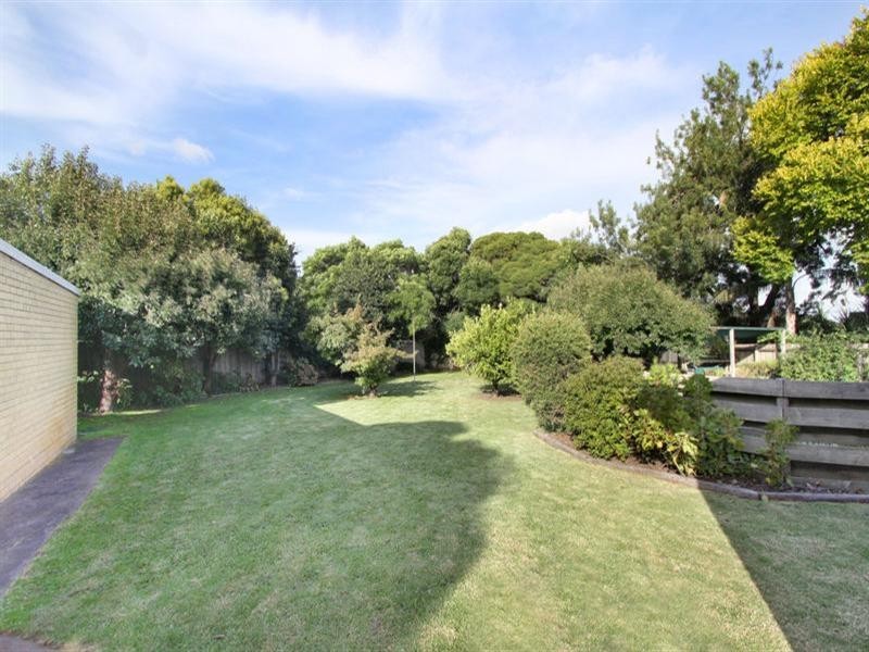 26 Eastview Crescent, Bentleigh East VIC 3165