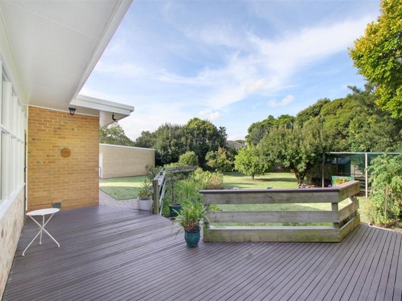 26 Eastview Crescent, Bentleigh East VIC 3165