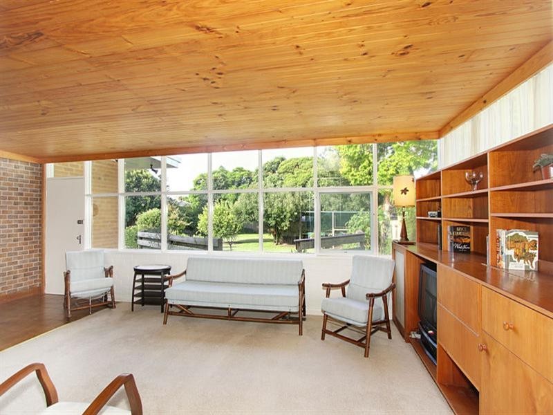 26 Eastview Crescent, Bentleigh East VIC 3165