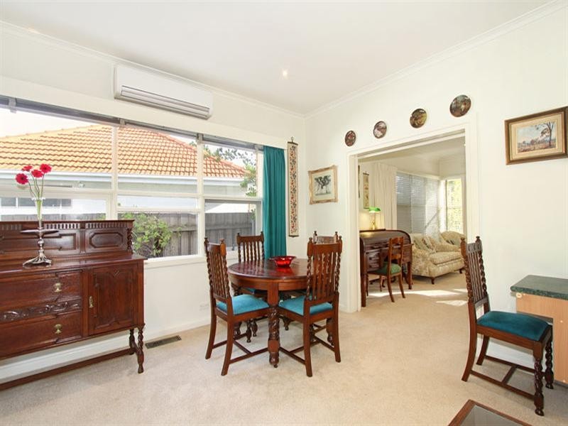 26 Eastview Crescent, Bentleigh East VIC 3165