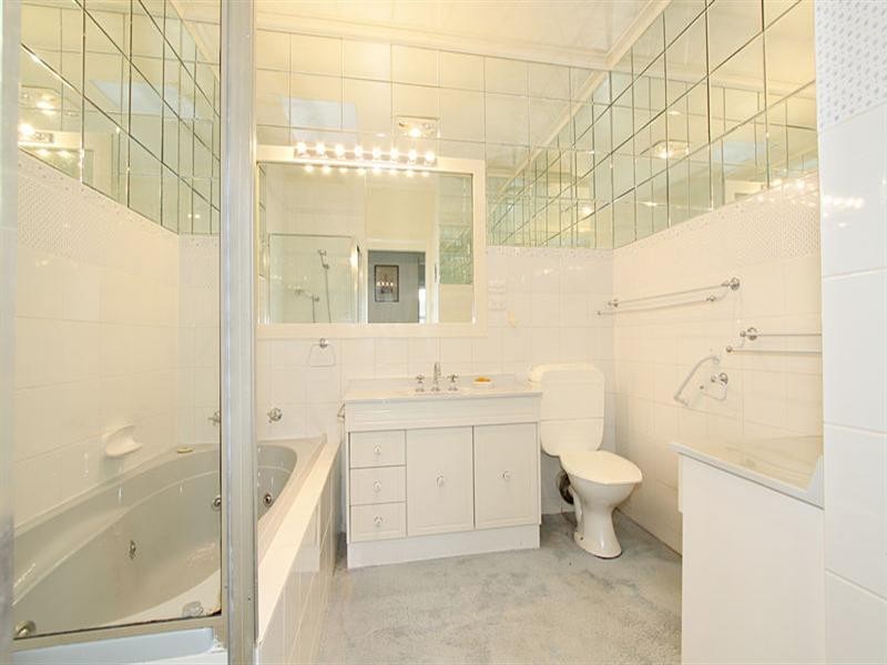 26 Eastview Crescent, Bentleigh East VIC 3165