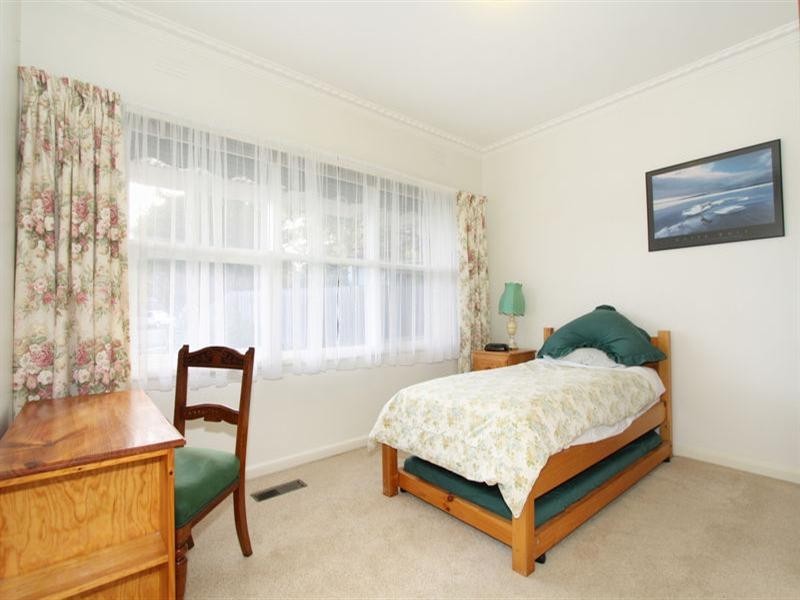 26 Eastview Crescent, Bentleigh East VIC 3165