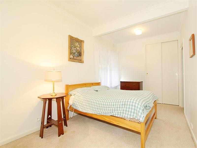 26 Eastview Crescent, Bentleigh East VIC 3165