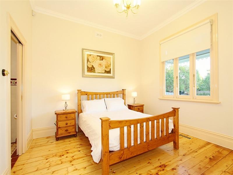 1A Rugby Road, Hughesdale VIC 3166