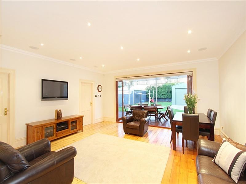 1A Rugby Road, Hughesdale VIC 3166