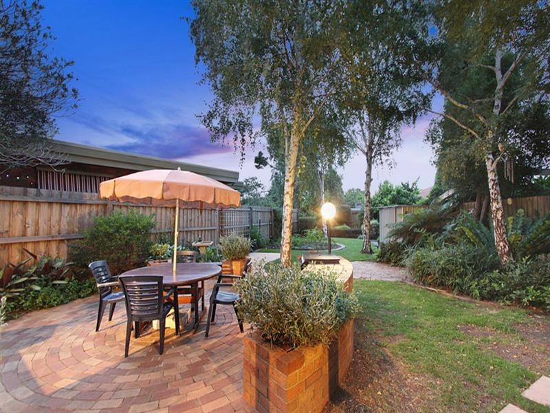 1 Elizabeth Crescent, Carnegie VIC 3163