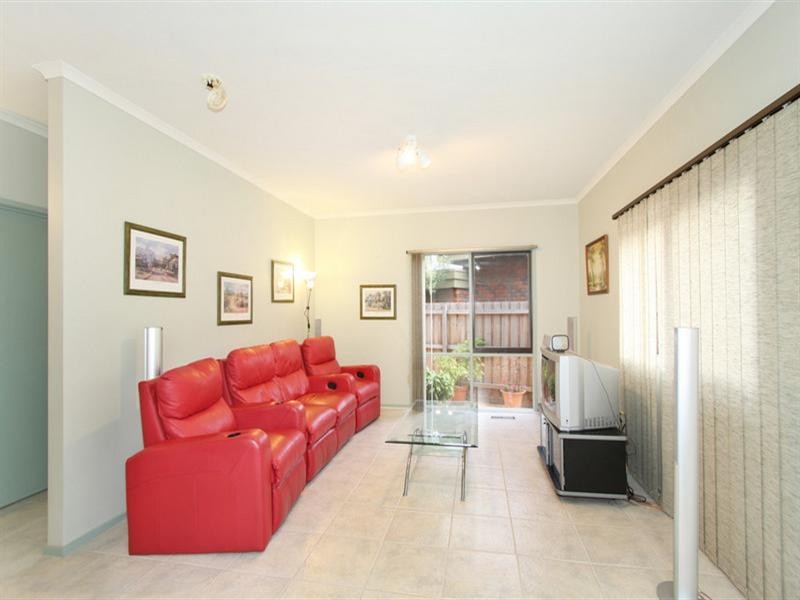 1 Elizabeth Crescent, Carnegie VIC 3163