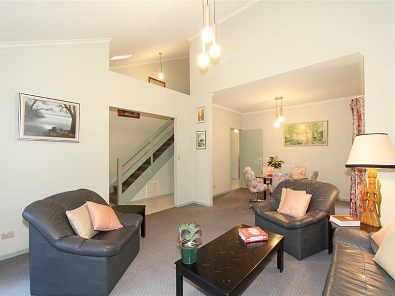 1 Elizabeth Crescent, Carnegie VIC 3163