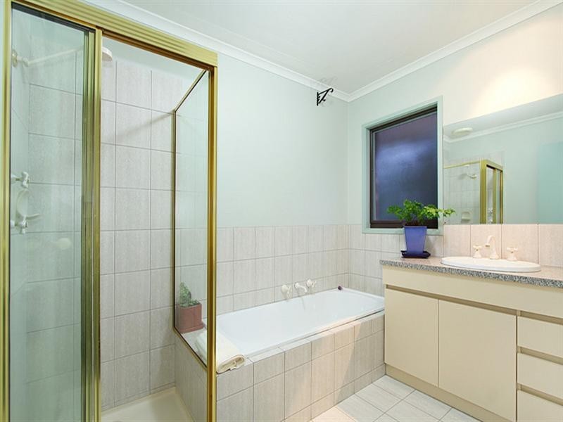 1 Elizabeth Crescent, Carnegie VIC 3163