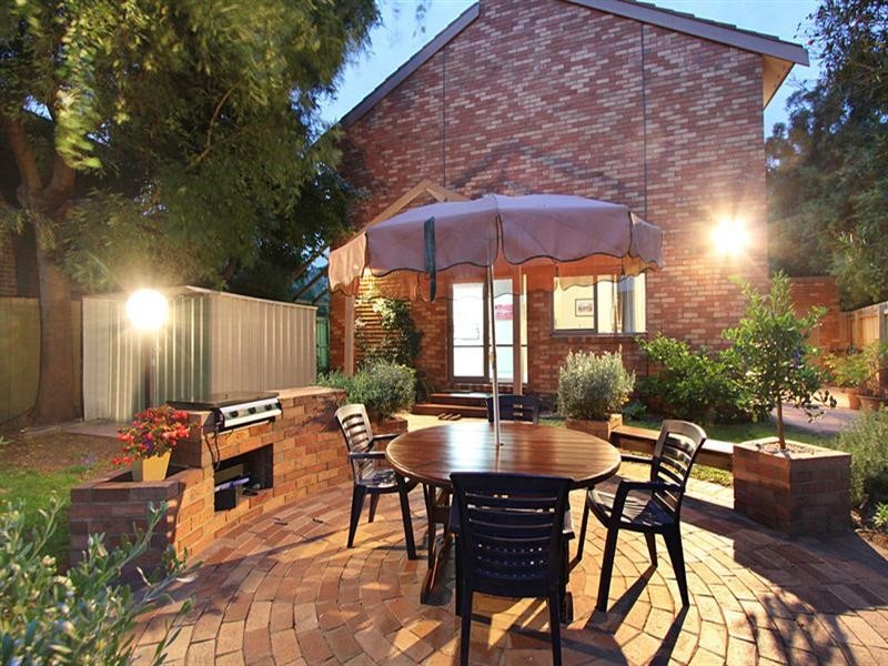 1 Elizabeth Crescent, Carnegie VIC 3163