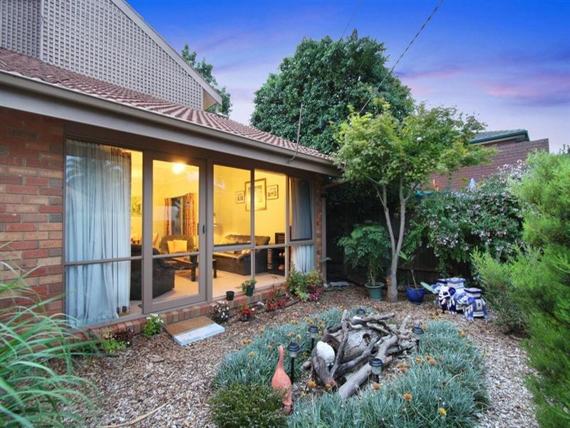 1 Elizabeth Crescent, Carnegie VIC 3163
