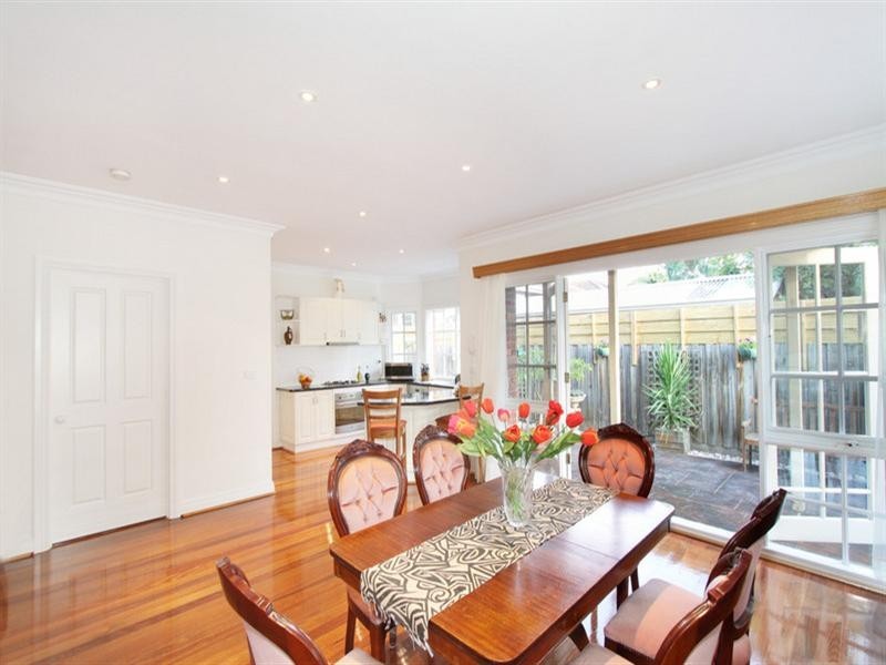 2/20 Moira Avenue, Carnegie VIC 3163