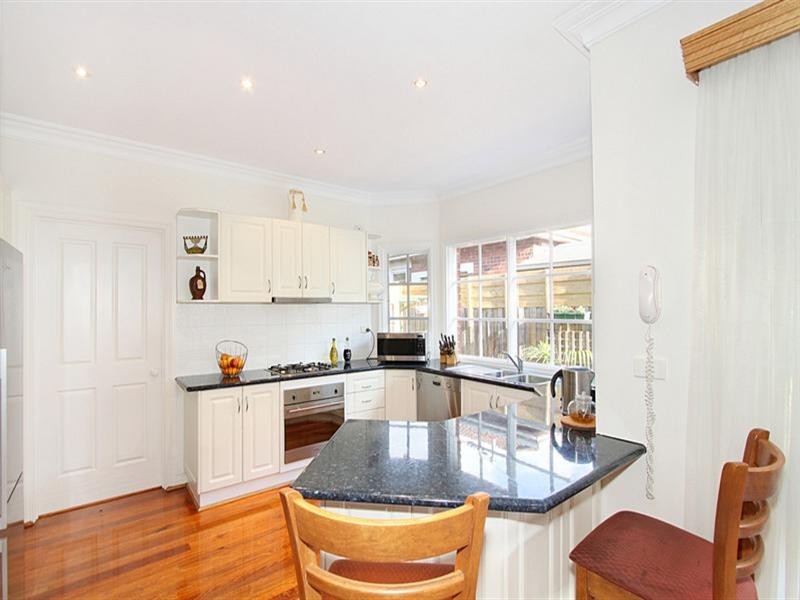 2/20 Moira Avenue, Carnegie VIC 3163