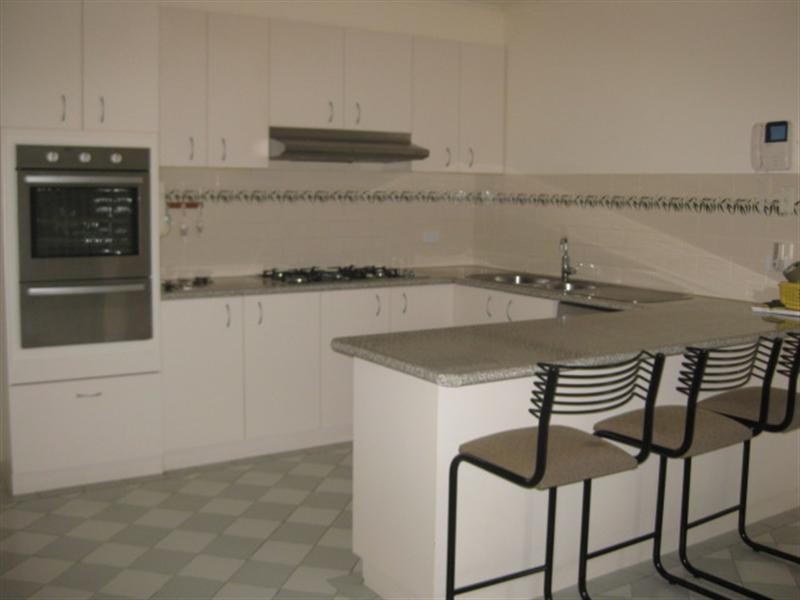 2A Walden Grove, Carnegie VIC 3163