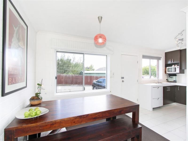 2/30 Kelly Street, Chadstone VIC 3148