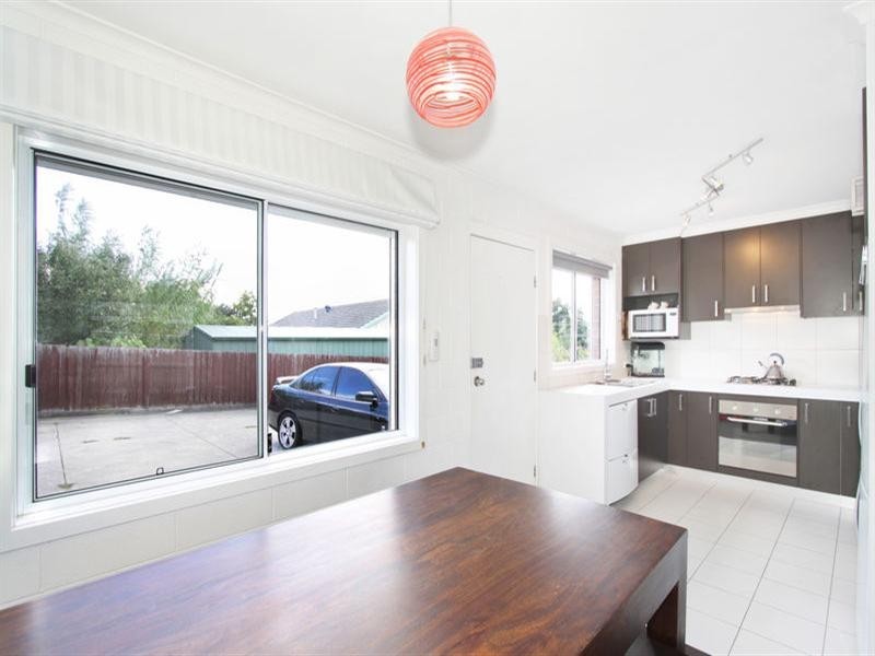 2/30 Kelly Street, Chadstone VIC 3148