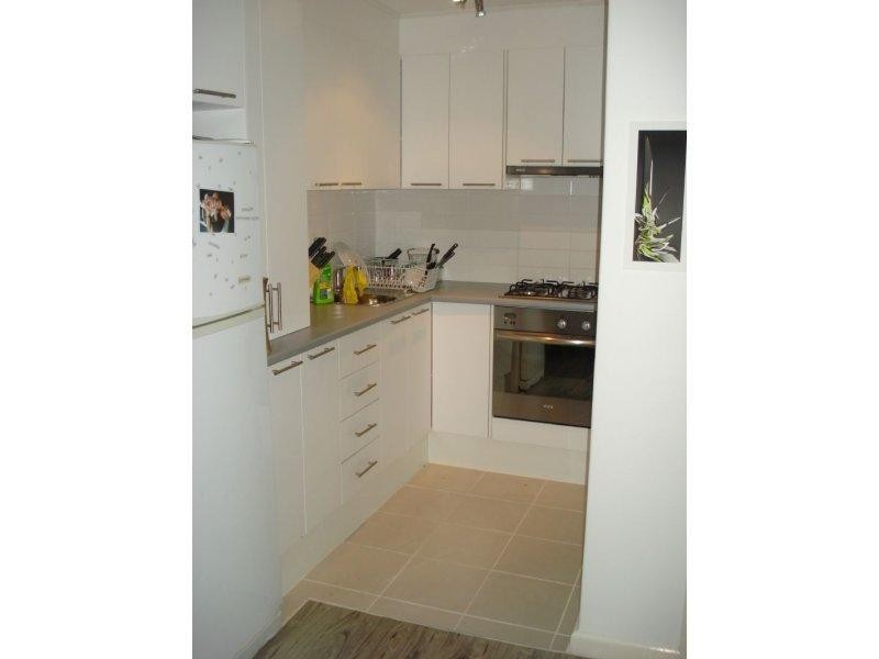 8/194 Neerim Road, Carnegie VIC 3163