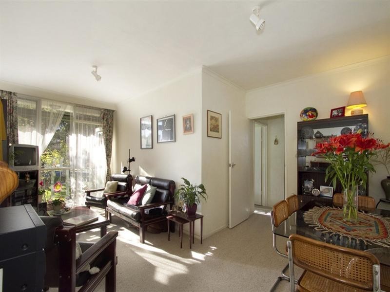 1/122 Mimosa Road, Carnegie VIC 3163