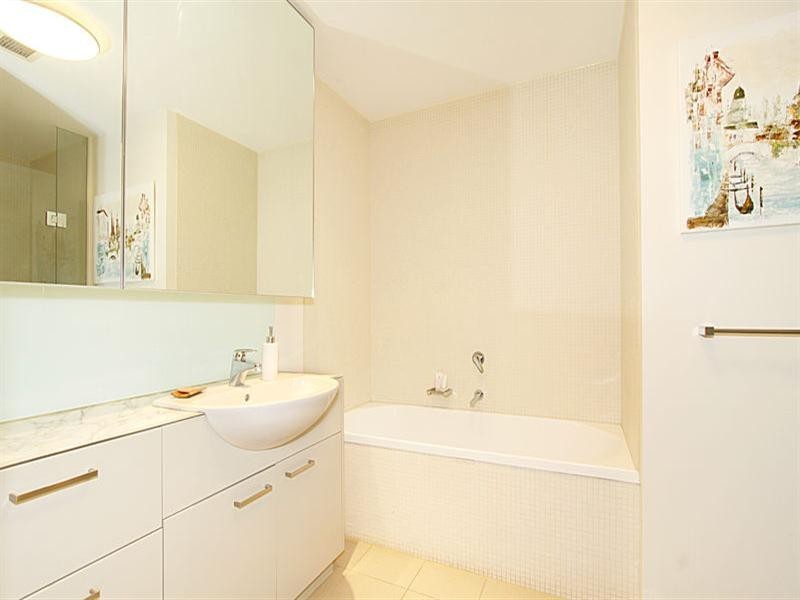 109/30 New Quay Promenade, Docklands VIC 3008