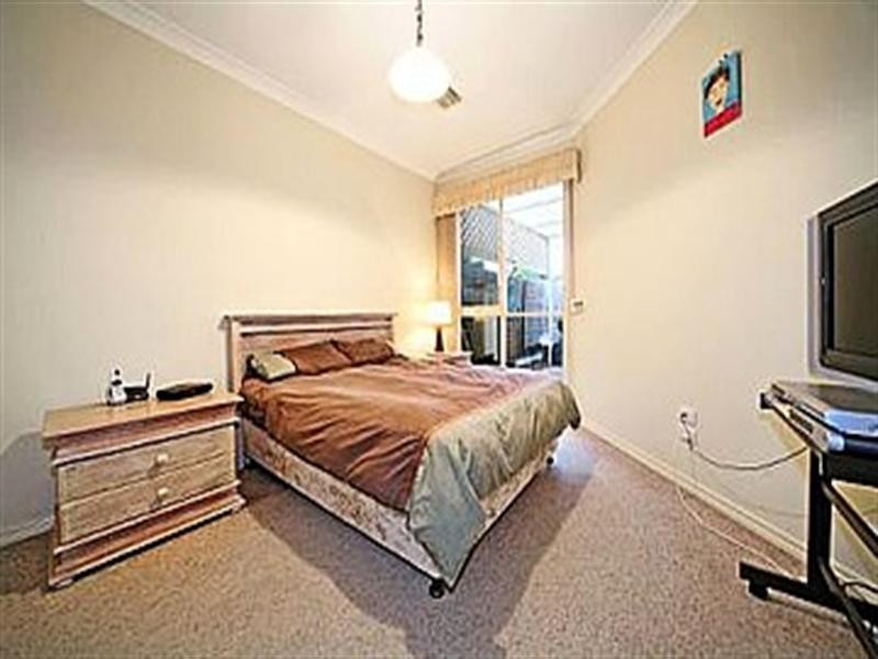 1/17 Wheeler Street, Ormond VIC 3204