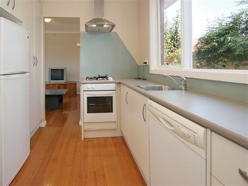 4/590 Neerim Road, Hughesdale VIC 3166