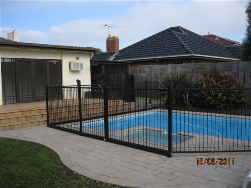 13 Hudson Street, Mckinnon VIC 3204