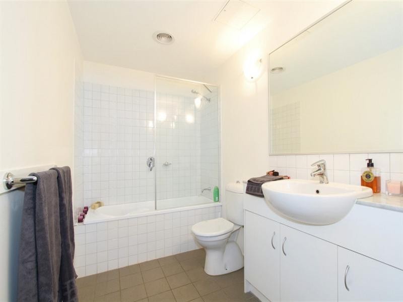 7/1162 Dandenong Road, Carnegie VIC 3163