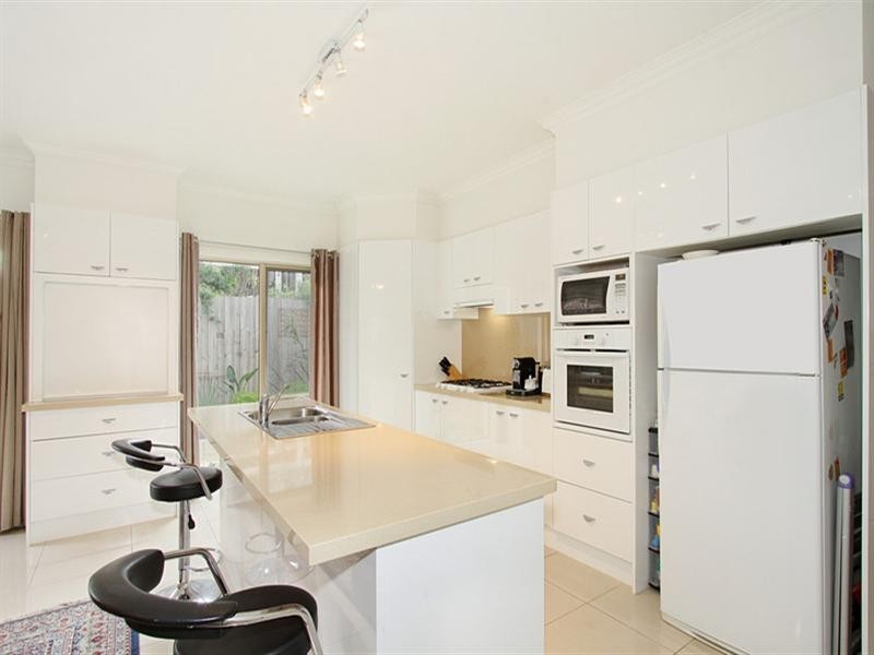 2/34 Turner Avenue, Glen Huntly VIC 3163