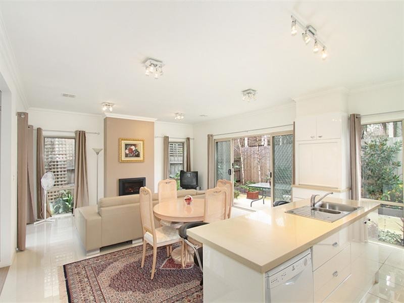 2/34 Turner Avenue, Glen Huntly VIC 3163